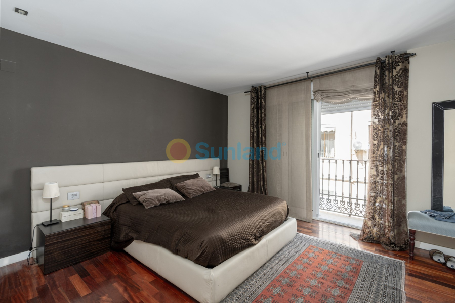 Resale - Apartment - Alicante - Center