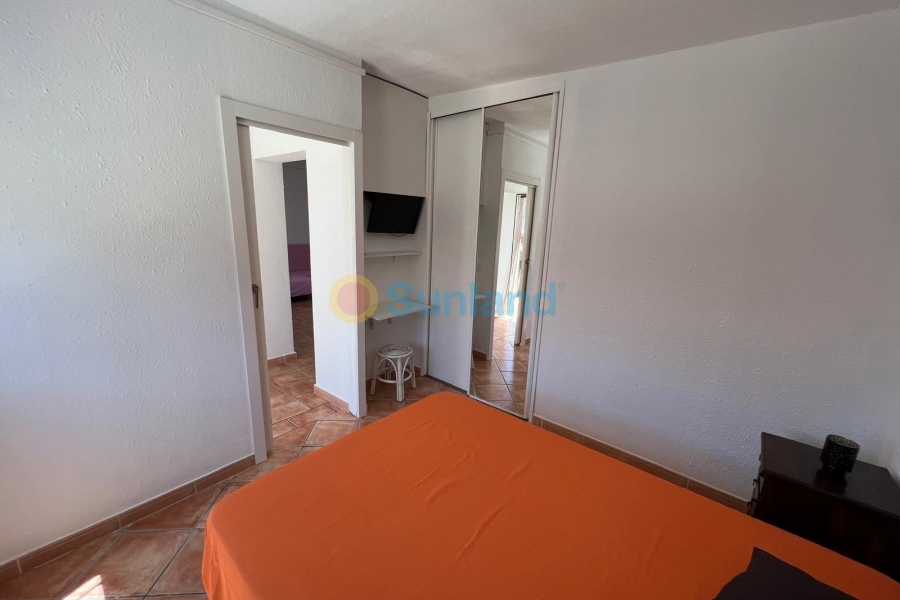 Resale - Villa - Torrevieja - 