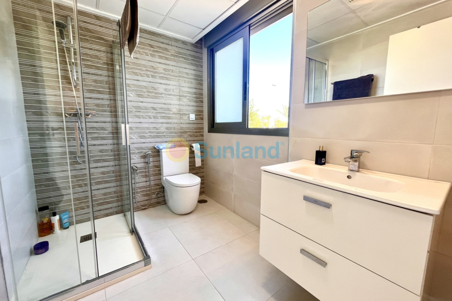 Resale - V - Torre De La Horadada