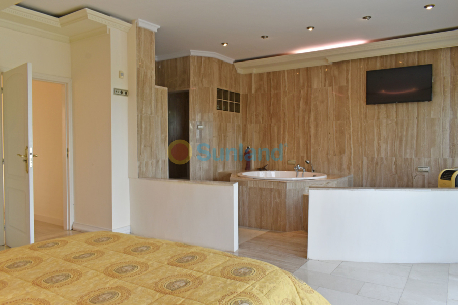 Resale - V - Torremendo