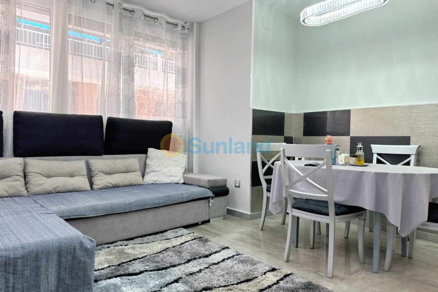 Resale - Apartment - Guardamar del Segura - Pineforest