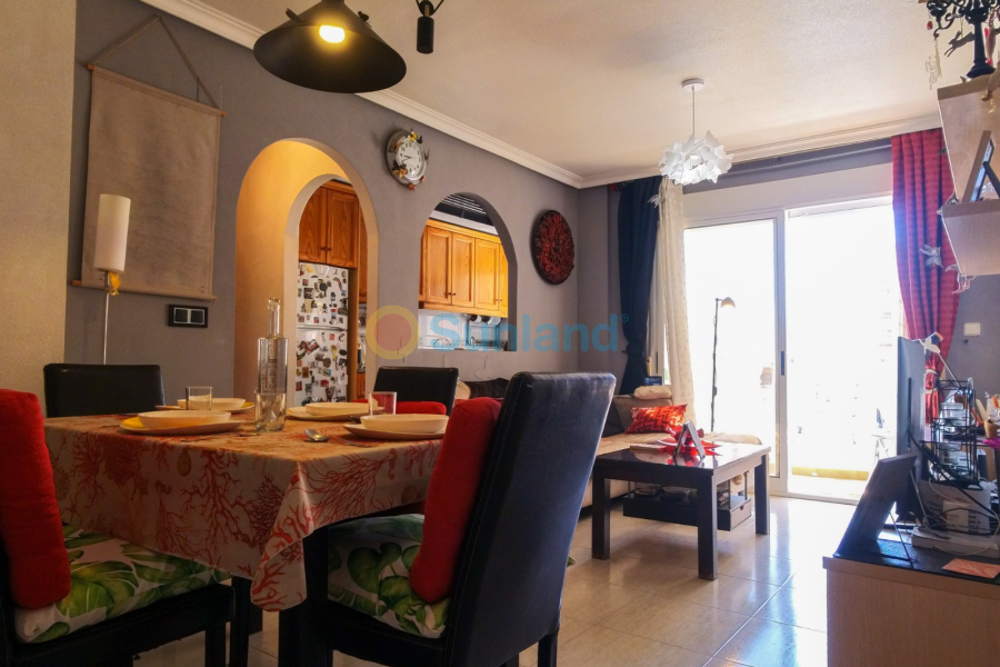 Resale - Apartment - Torrevieja - Torrevieja Centro
