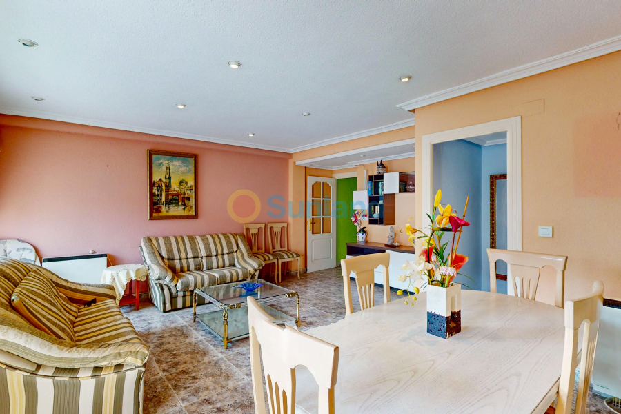 Resale - Apartamento - Torrevieja - Acequion