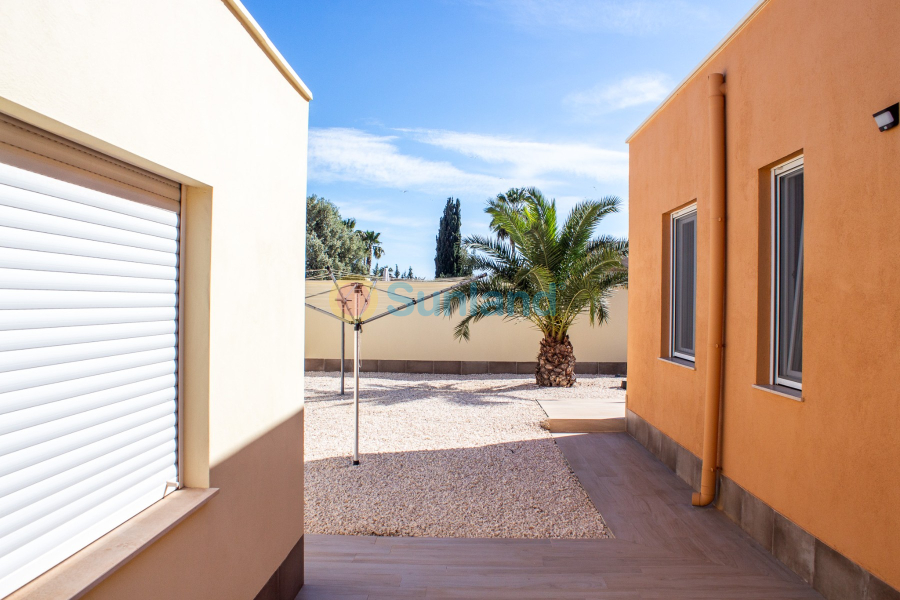 Resale - Villa - Torrevieja - 