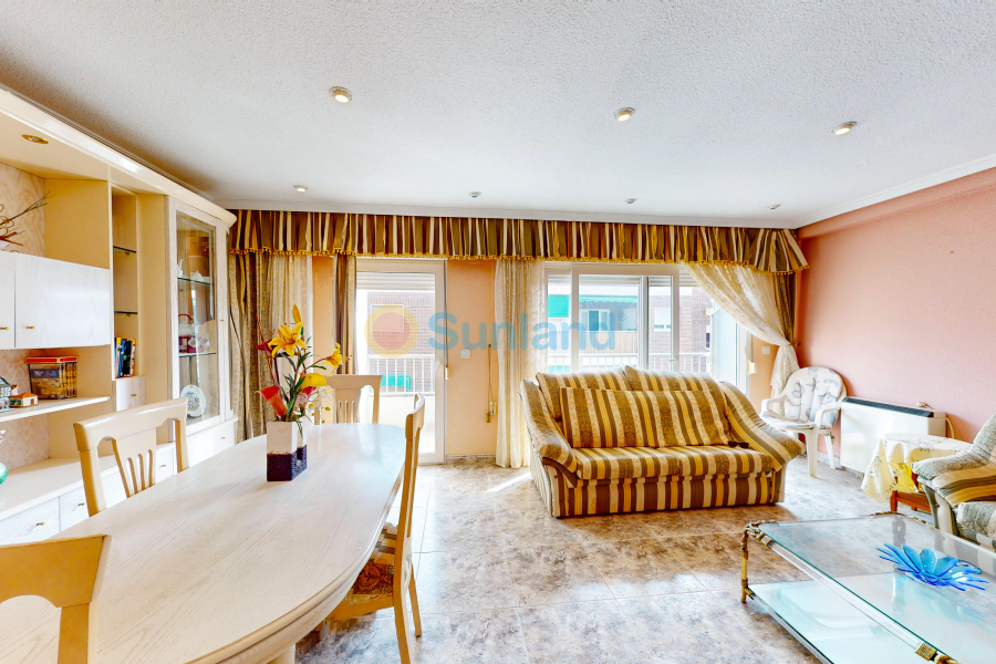 Resale - Apartamento - Torrevieja - Acequion