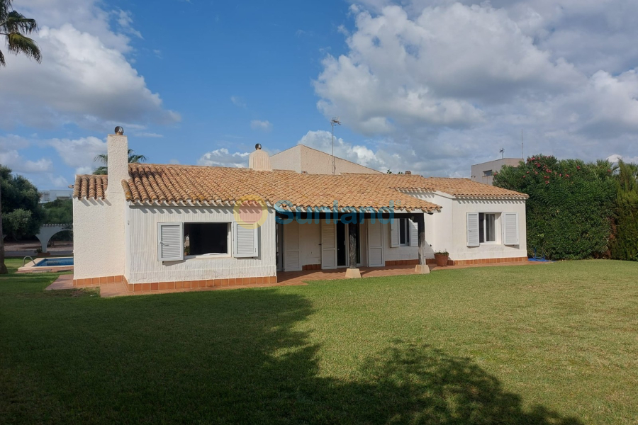 Resale - Villa - La Manga del Mar Menor - 