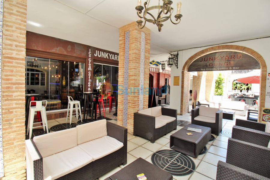 Resale - Commercial - Villamartin