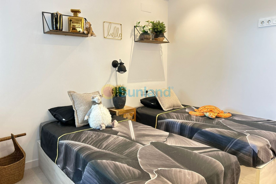 Resale - Apartment - Orihuela costa - 