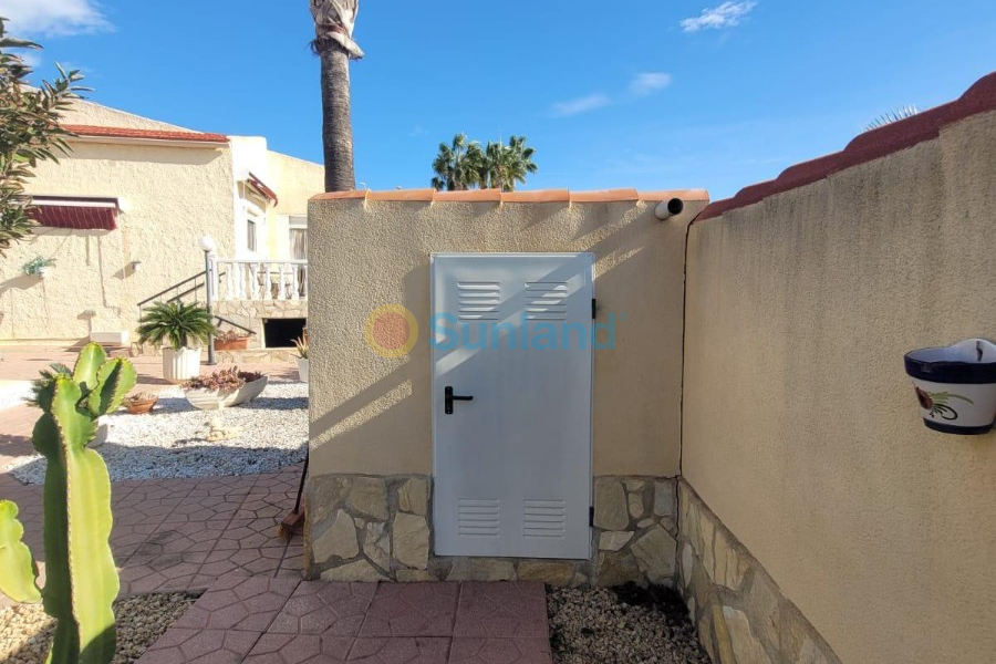 Segunda mano - Chalet - San Fulgencio - Urbanización La Marina
