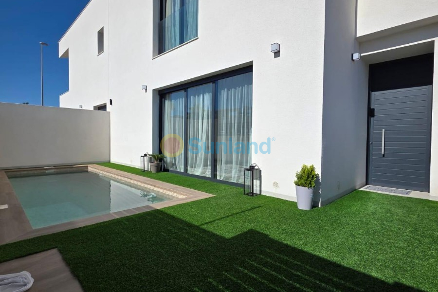 Segunda mano - Chalet - Benijofar