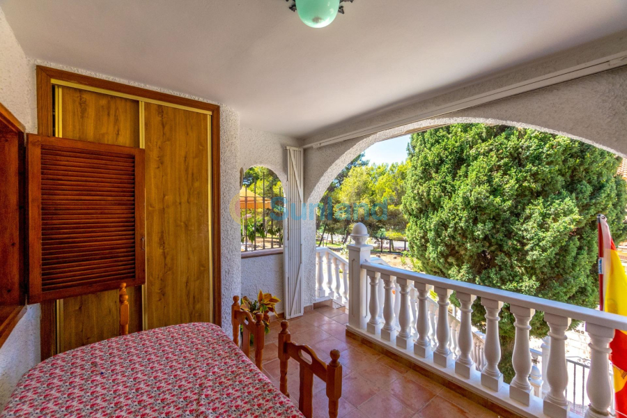 Resale - Bungalow - Orihuela costa - Mil Palmeras