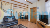 Resale - Villa - Los Montesinos - Los Montesinos - Urb. La Herrada