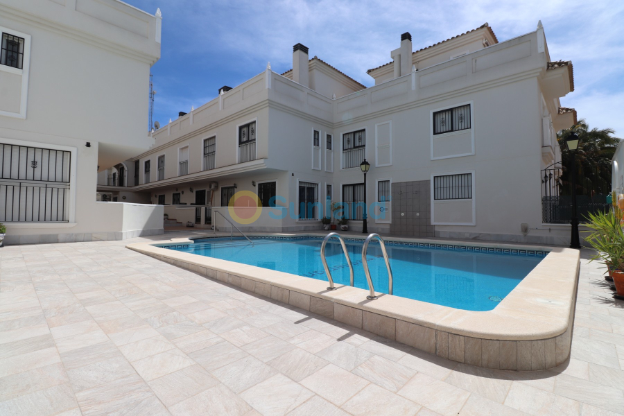 Resale - Apartment - Formentera del Segura