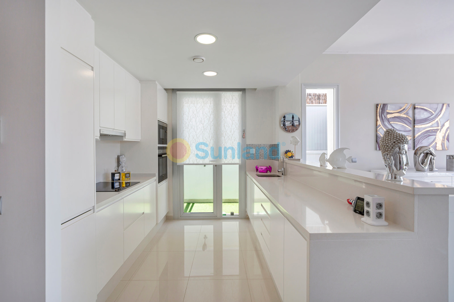 Resale - Villa - Torrevieja - La Siesta