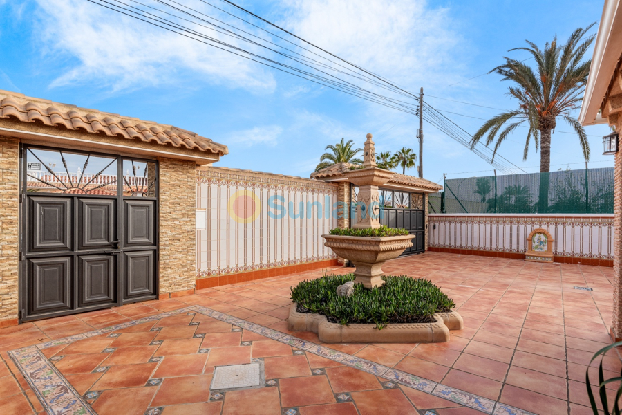 Använda fastigheter - Villa - Torrevieja