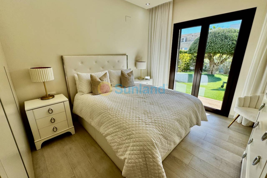 Resale - Villa - La Finca Golf
