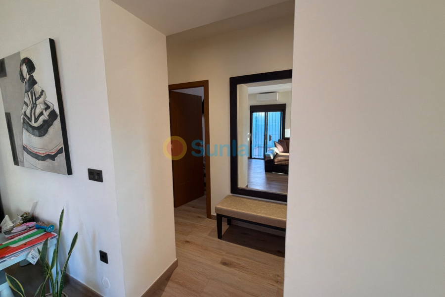 Resale - Villa - Dolores - 