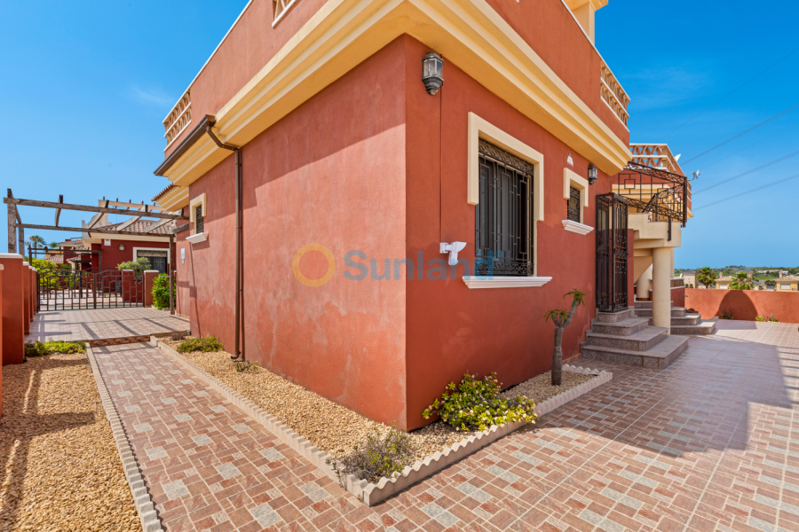 Resale - Villa - Algorfa