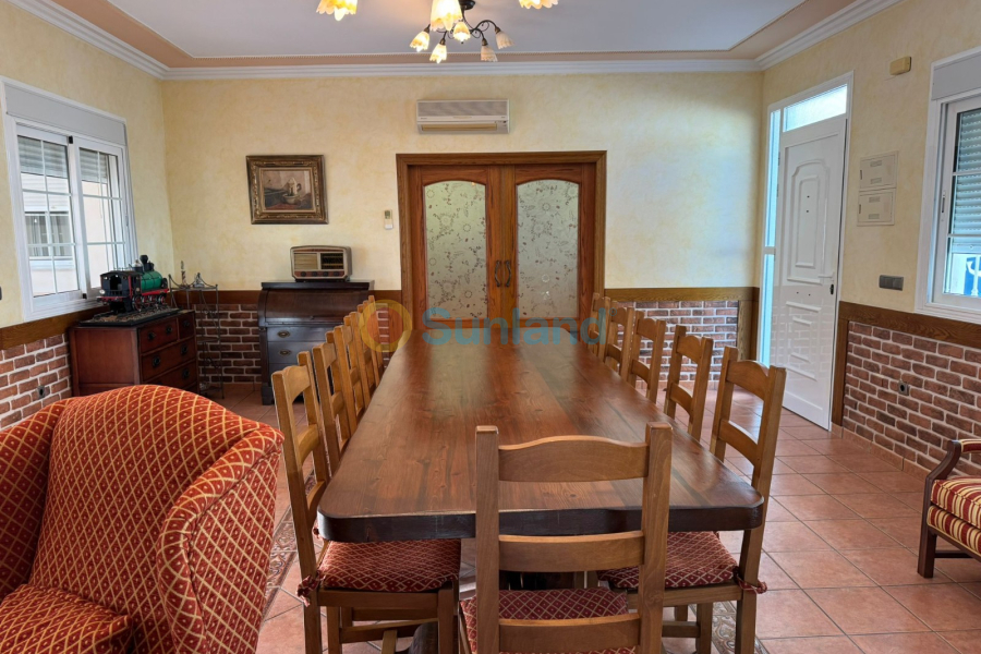 Resale - Townhouse - Los Montesinos