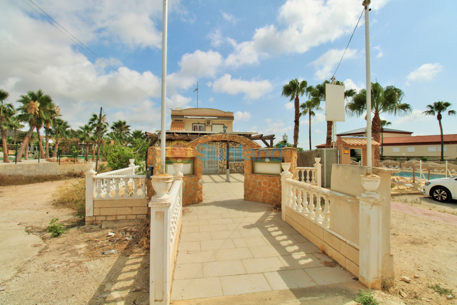 Resale - Commercial - Villamartin