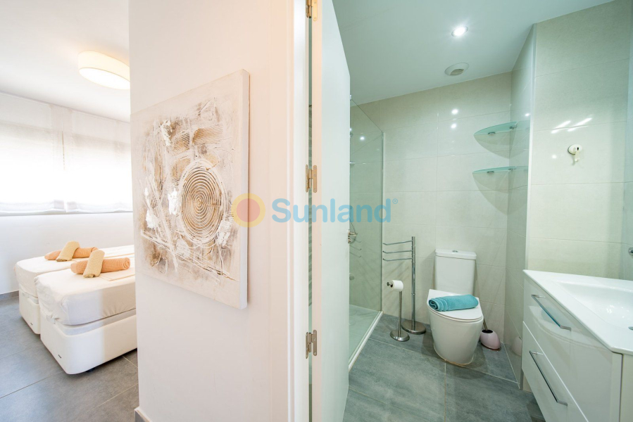 Resale - Apartamento - Orihuela Costa - Villamartin