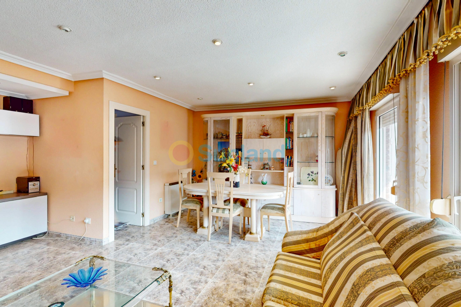 Resale - Apartamento - Torrevieja - Acequion