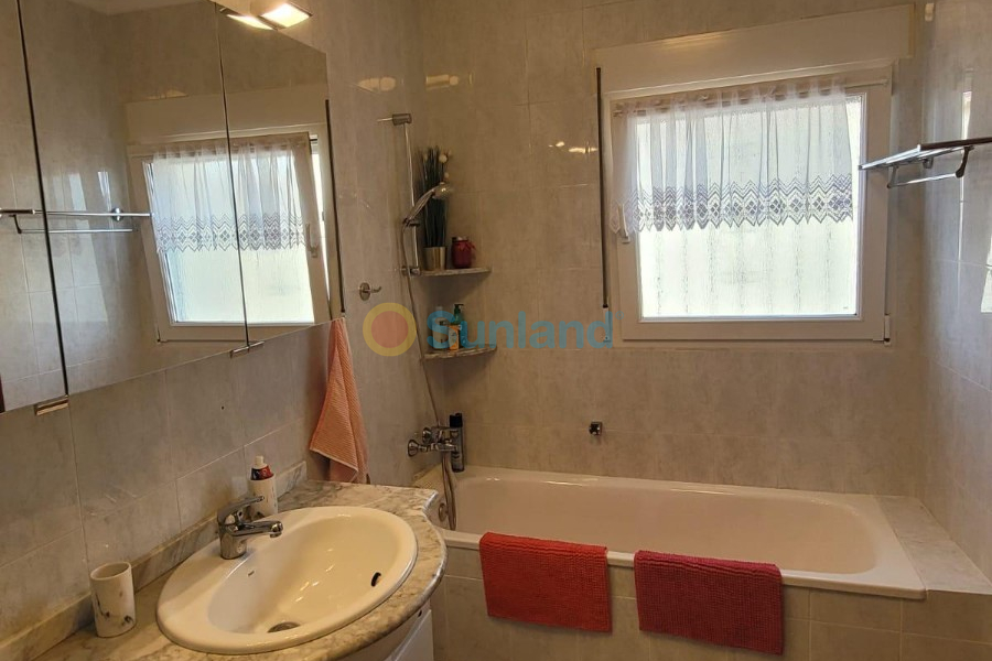 Segunda mano - Chalet - San Fulgencio - Urbanización La Marina
