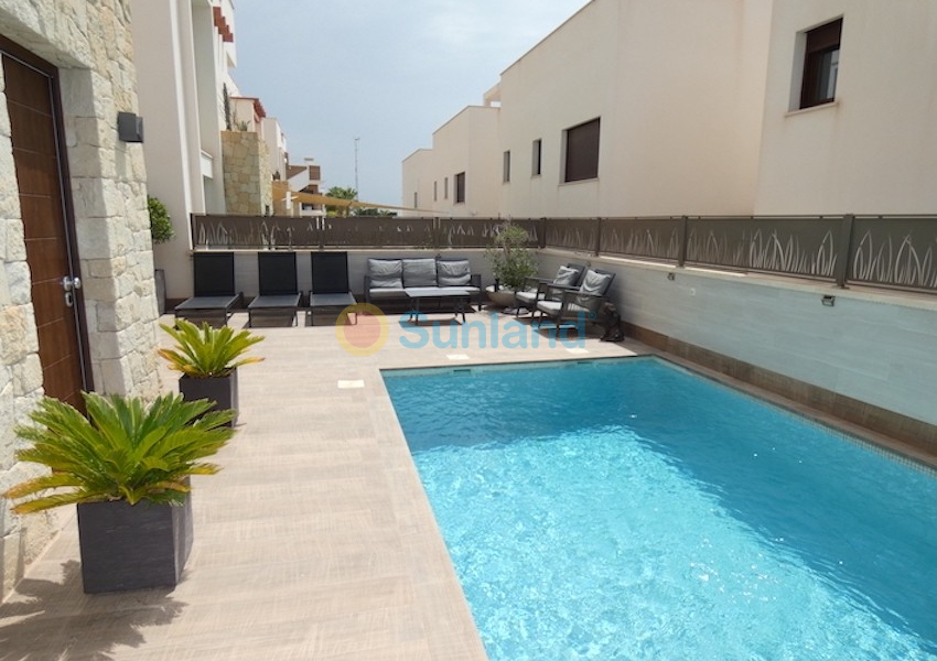 Вторичка - Bилла - Ciudad Quesada