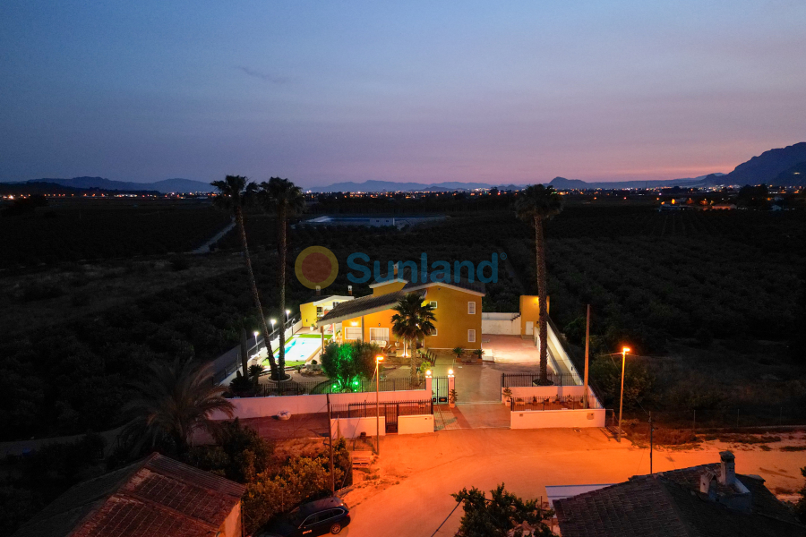 Använda fastigheter - Villa - Orihuela