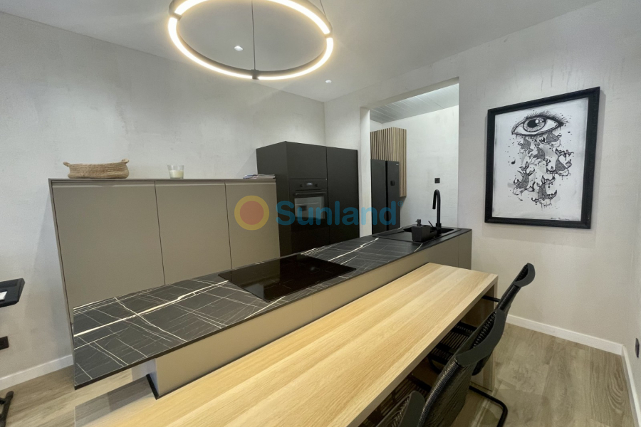 Вторичка - Bилла - Torrevieja - Nueva Torrevieja - Aguas Nuevas