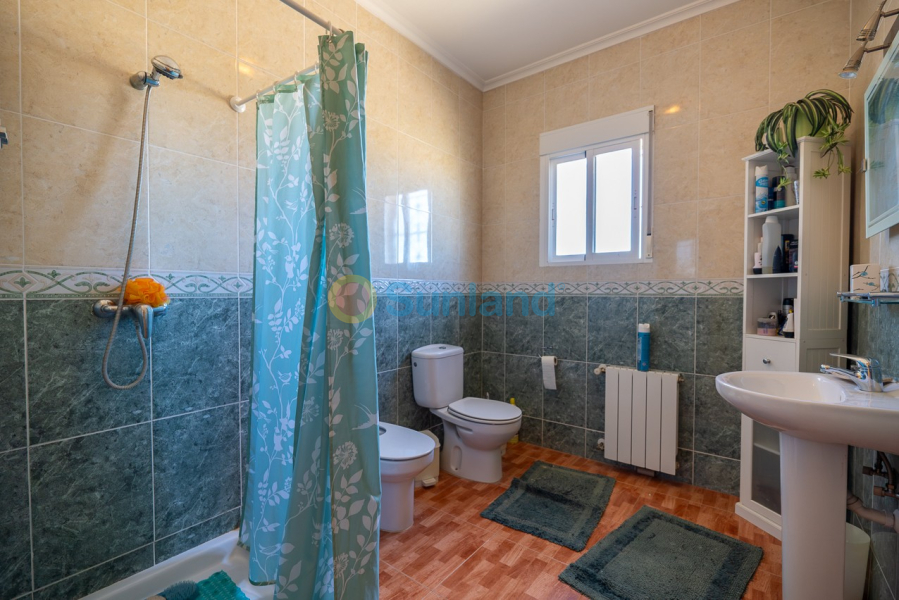 Resale - Villa - Cañada Del Trigo