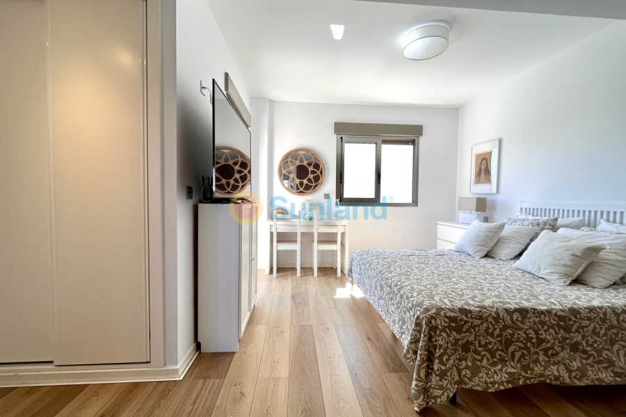 Resale - V - Torre De La Horadada