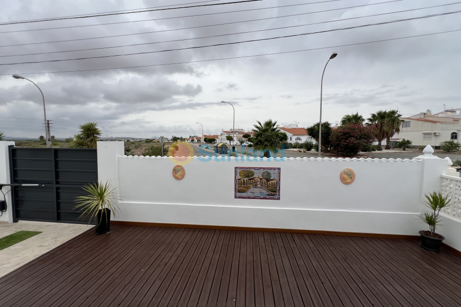 Resale - Villa - Torrevieja - San Luis