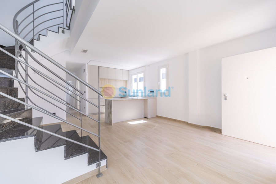 Resale - Villa - Torrevieja - Aguas Nuevas