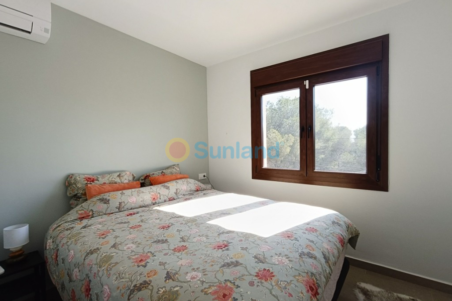 Resale - Villa - Pinar De Campoverde - 