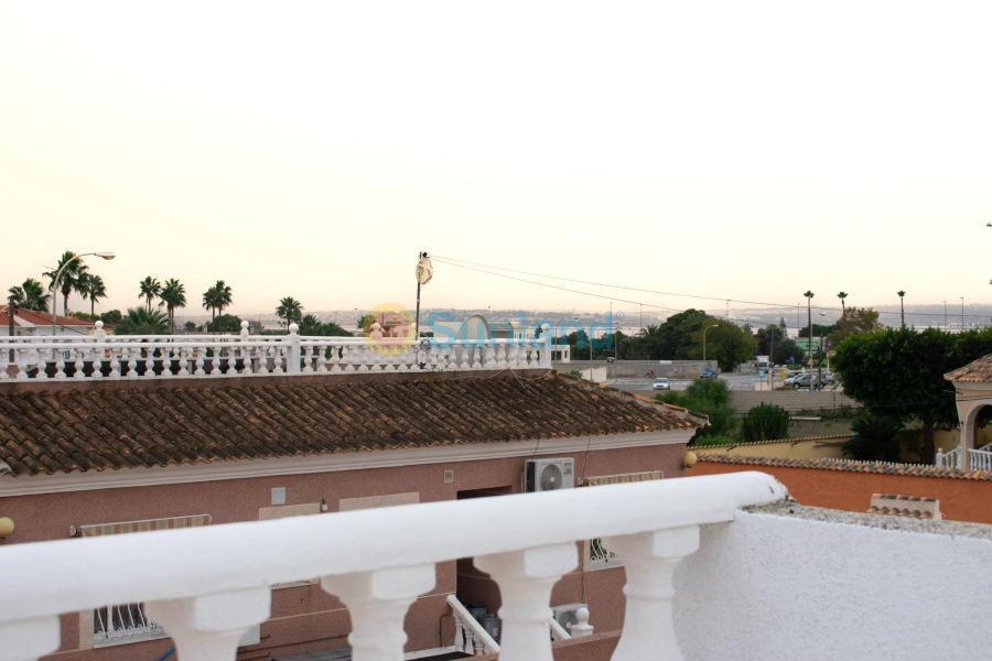 Segunda mano - Chalet - Torrevieja