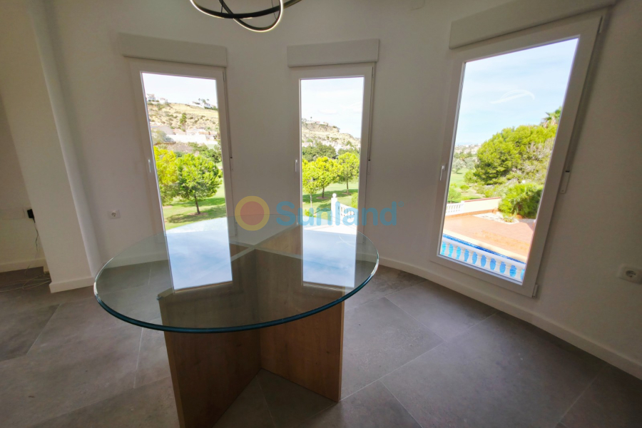 Вторичка - Bилла - Ciudad Quesada