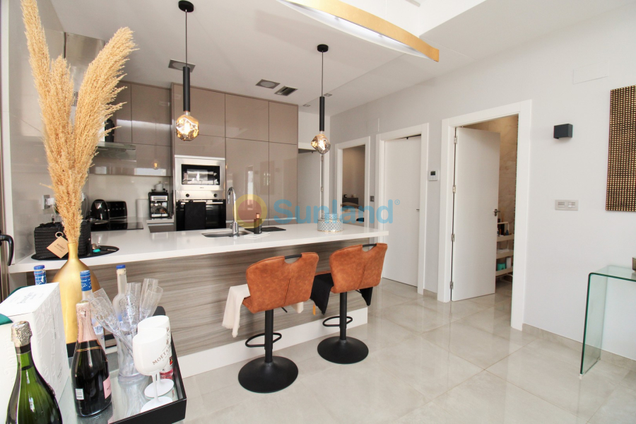 Resale - Villa - Villamartin