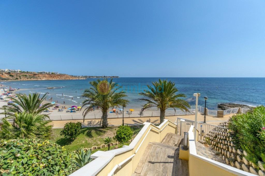 Resale - Apartment - Orihuela Costa - Campoamor