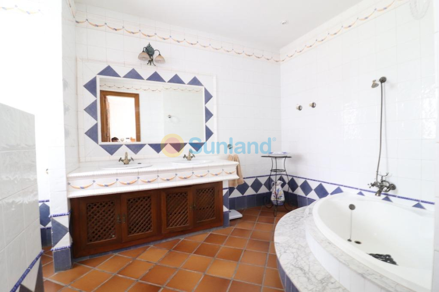 Resale - Villa - Orihuela costa - RioMar