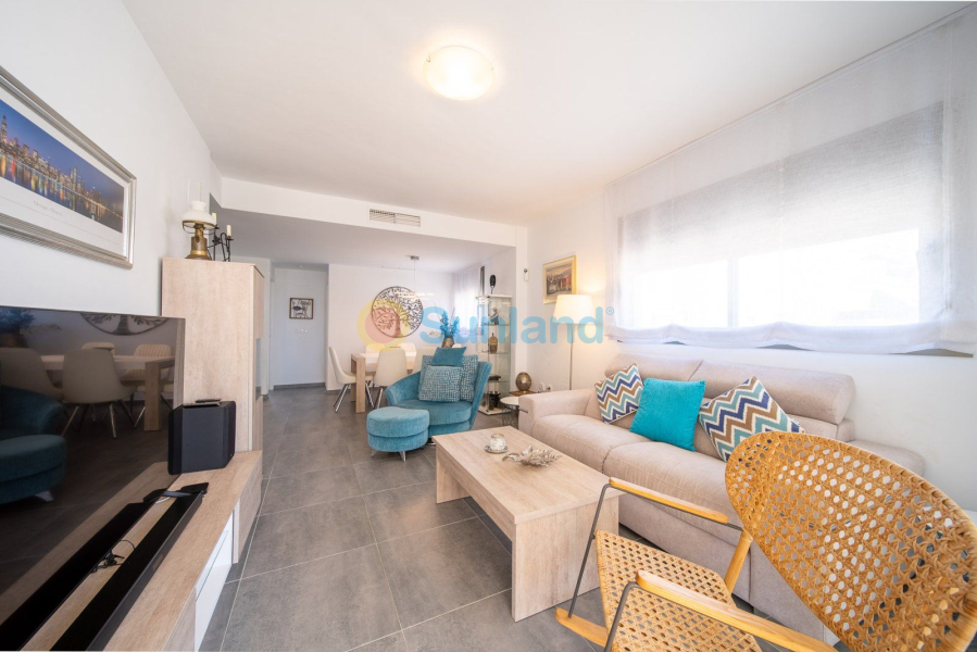 Resale - Apartamento - Orihuela Costa - Villamartin