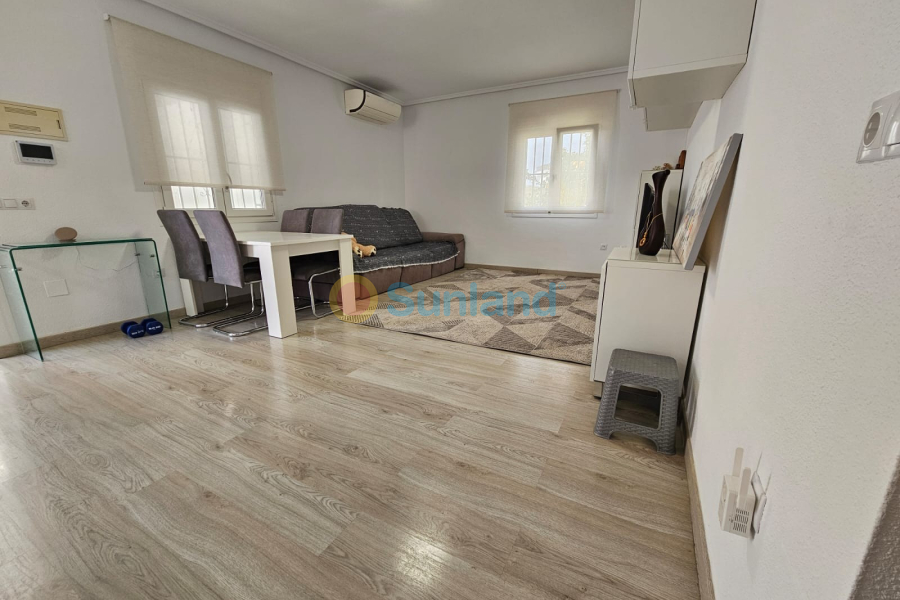 Вторичка - Bилла - Ciudad Quesada