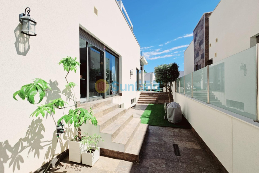 Använda fastigheter - Villa - Orihuela Costa - Villamartin