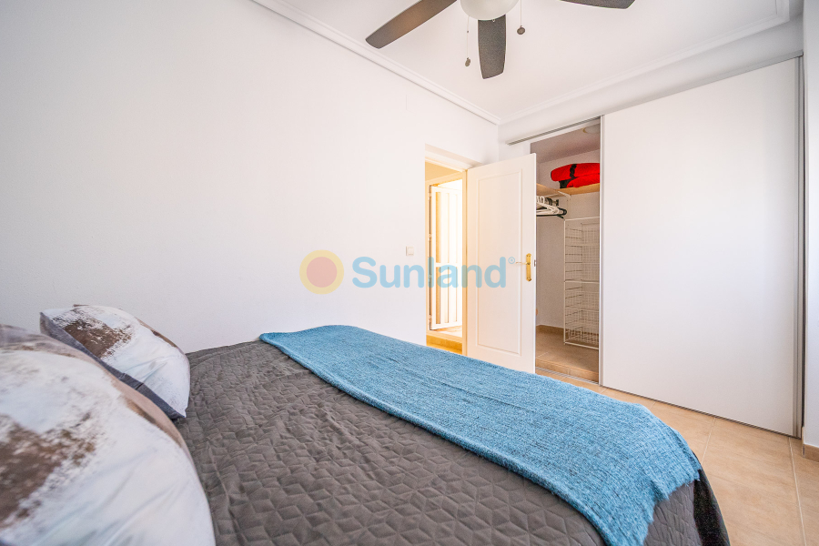 Resale - Casa de Pueblo - Torrevieja - Aguas Nuevas