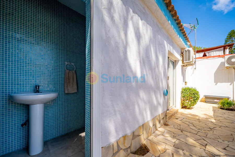 Resale - Villa - Torrevieja - Los Balcones