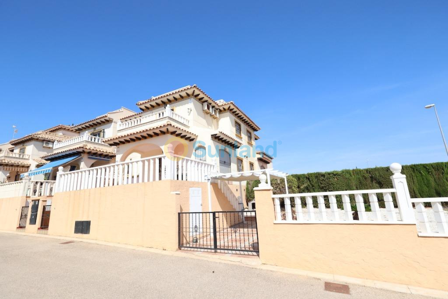 Resale - Terraced house - Orihuela Costa - Montezenia