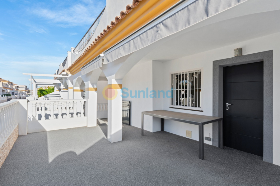 Resale - Villa - Orihuela Costa - 