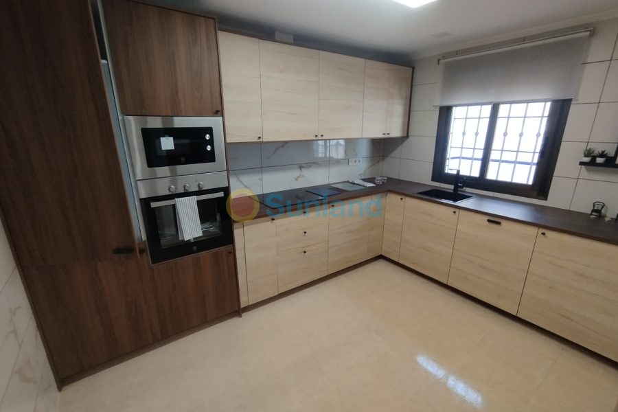 Resale - T - San Miguel De Salinas