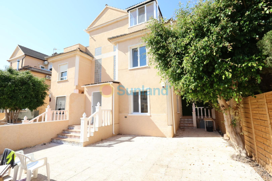 Använda fastigheter - Terraced house - Orihuela Costa - La Zenia