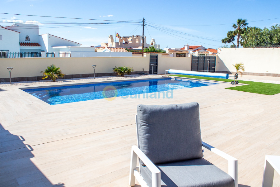 Segunda mano - Chalet - Torrevieja - La Siesta